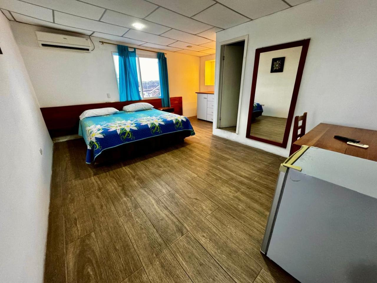 Hostal Muyuyo Puerto Ayora  Eksteriør bilde