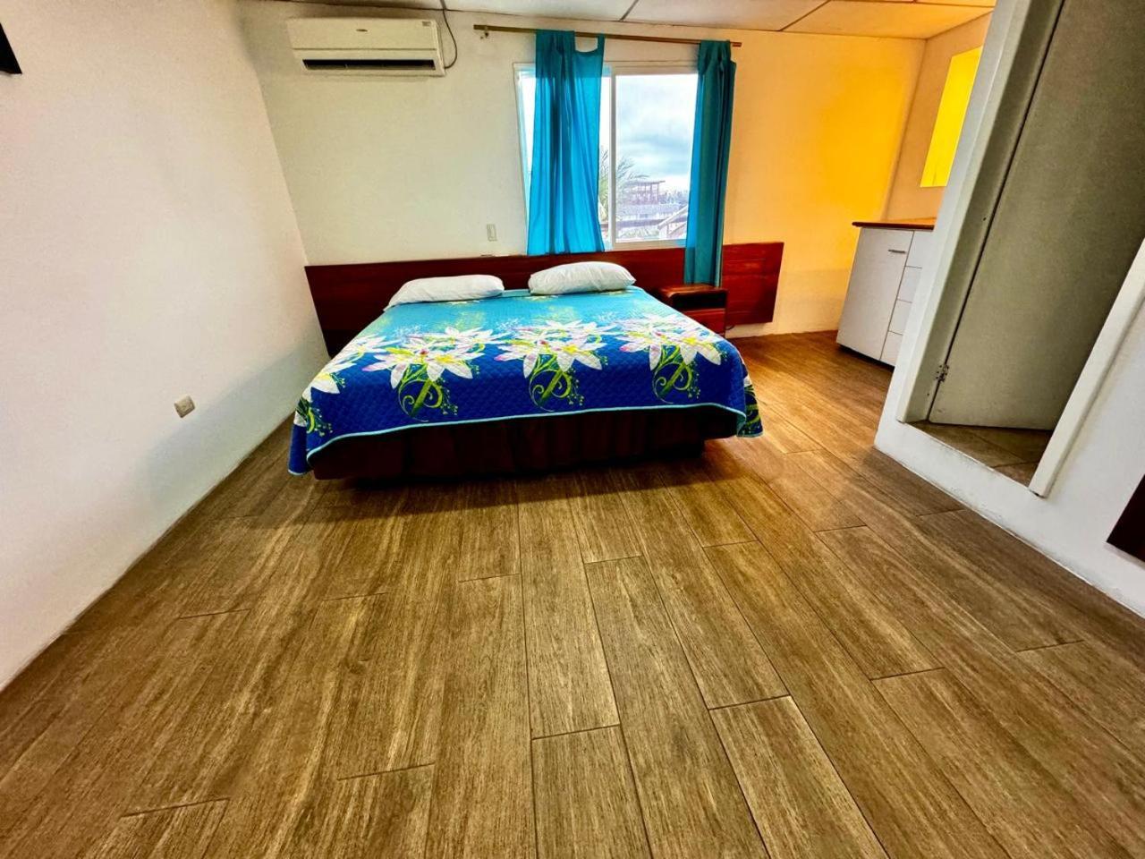 Hostal Muyuyo Puerto Ayora  Eksteriør bilde