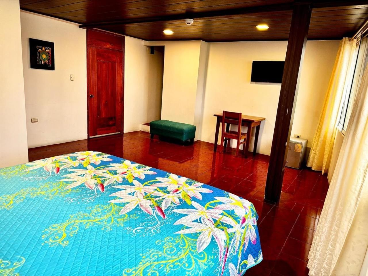 Hostal Muyuyo Puerto Ayora  Eksteriør bilde