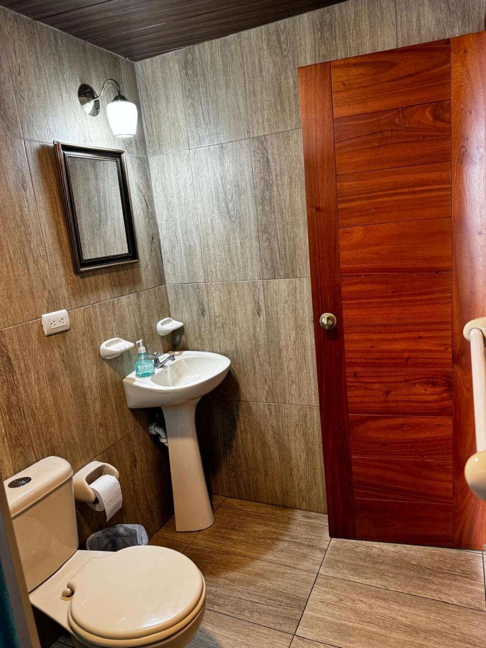 Hostal Muyuyo Puerto Ayora  Eksteriør bilde