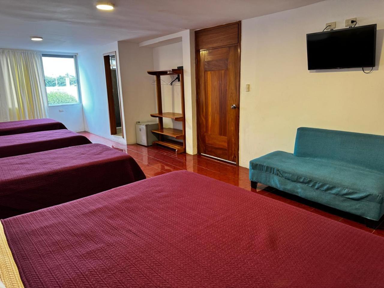 Hostal Muyuyo Puerto Ayora  Eksteriør bilde