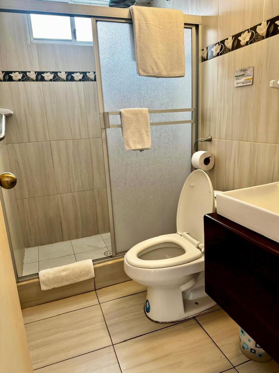 Hostal Muyuyo Puerto Ayora  Eksteriør bilde